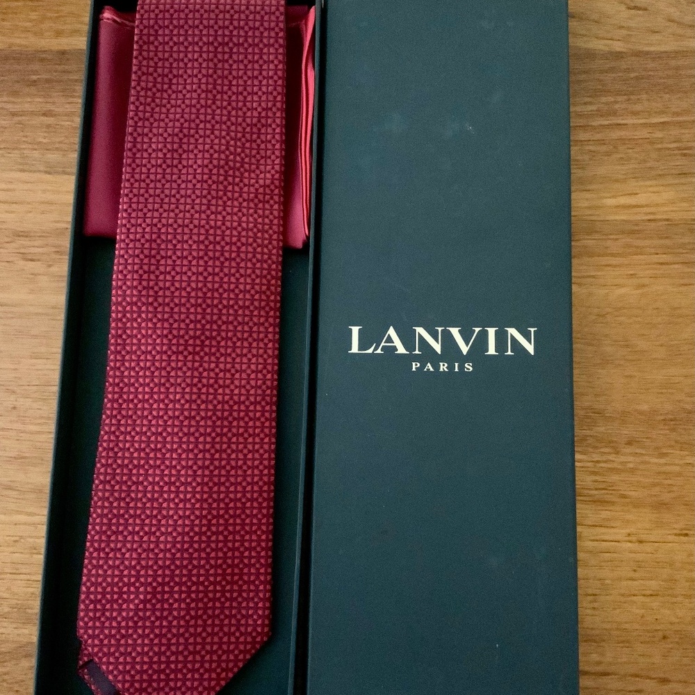 New Lanvin Paris Silk tie and handkerchief set